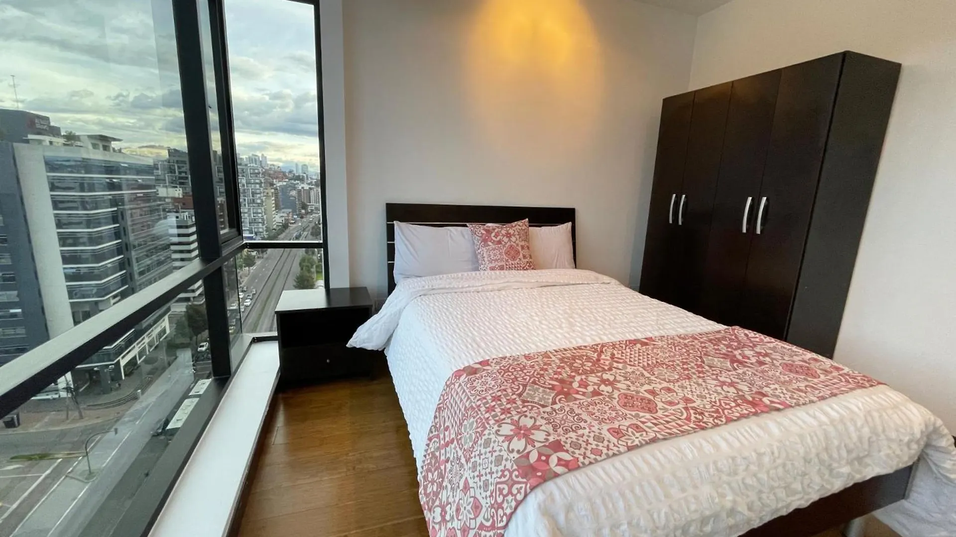 Departamento De Lujo La Carolina - Quicentro Shopping Apartamento Quito