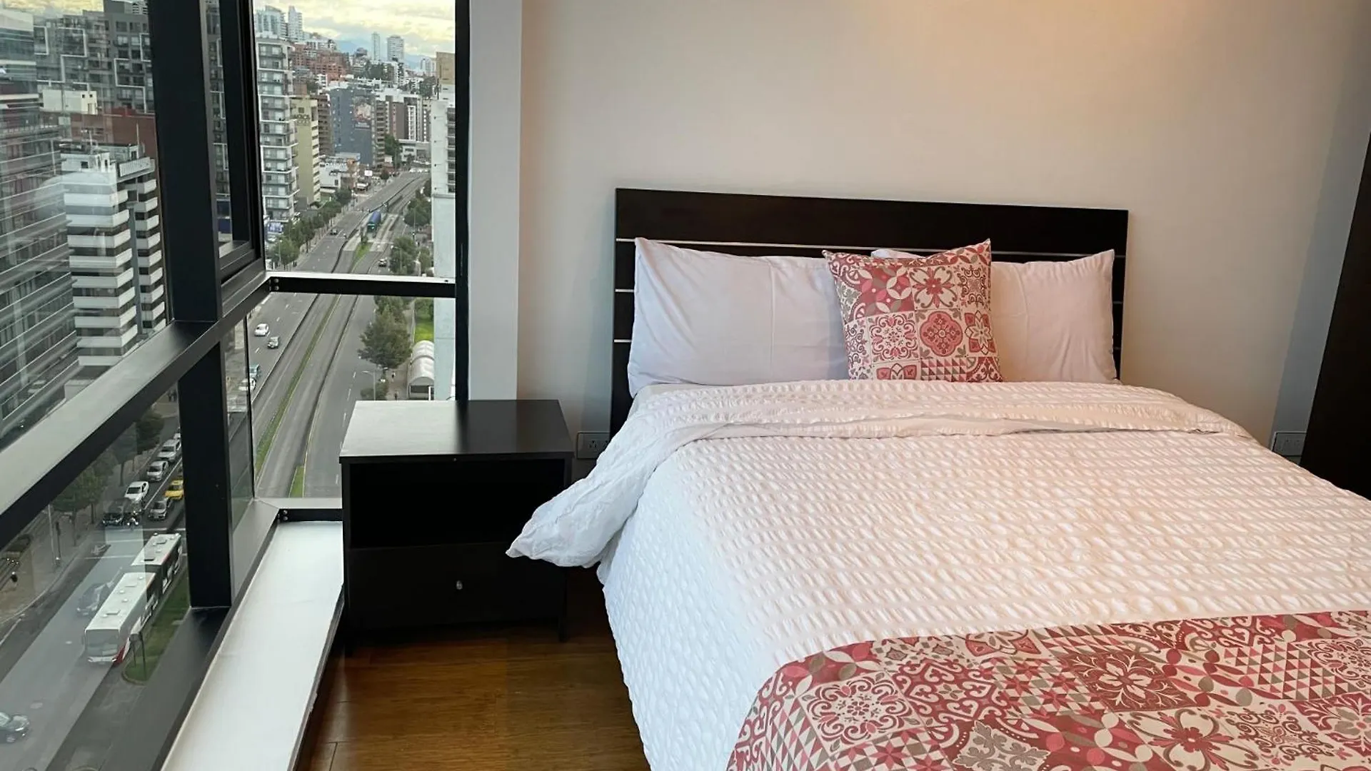 Departamento De Lujo La Carolina - Quicentro Shopping Apartamento Quito 0*,