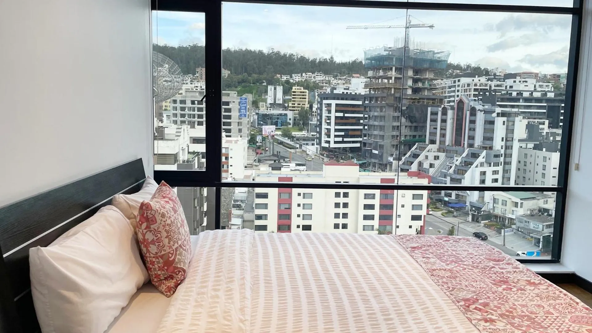 Departamento De Lujo La Carolina - Quicentro Shopping Apartamento Quito 0*,  Equador
