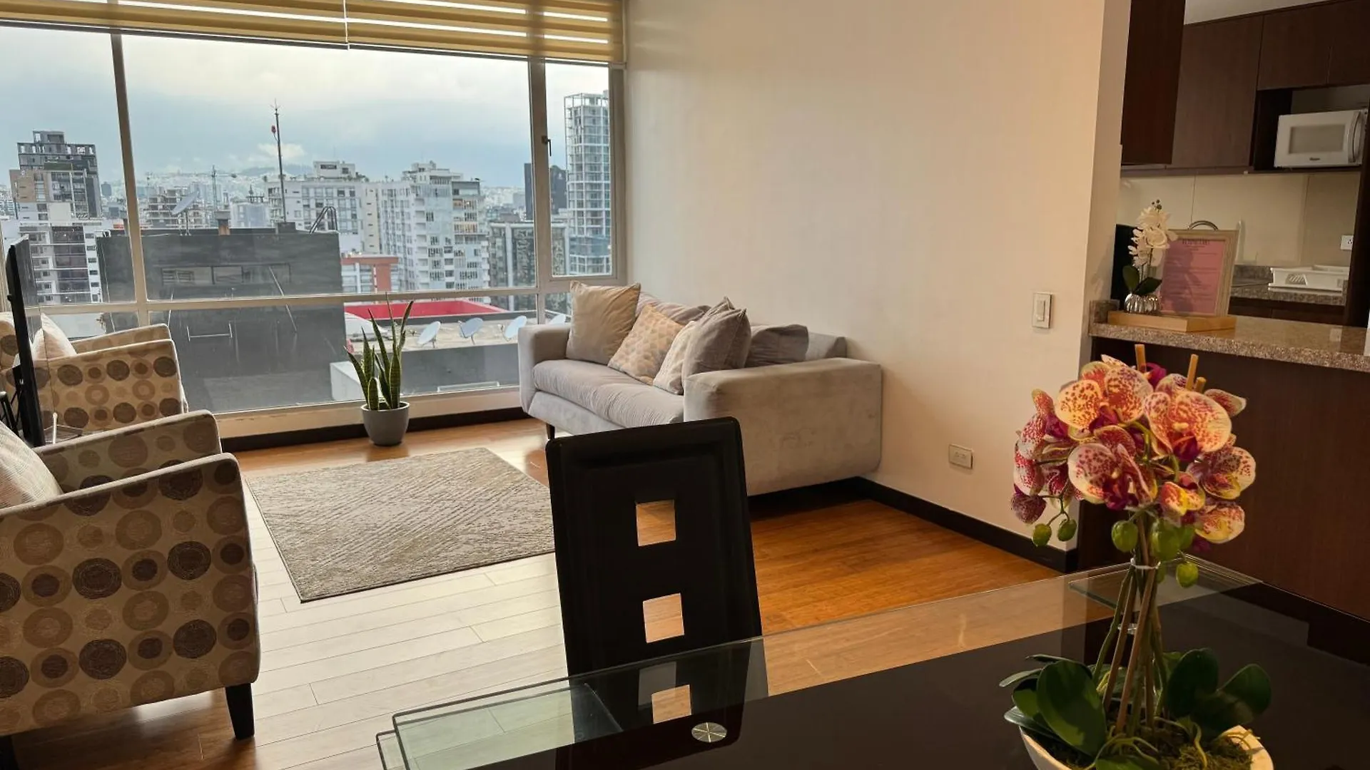 Departamento De Lujo La Carolina - Quicentro Shopping Apartamento Quito