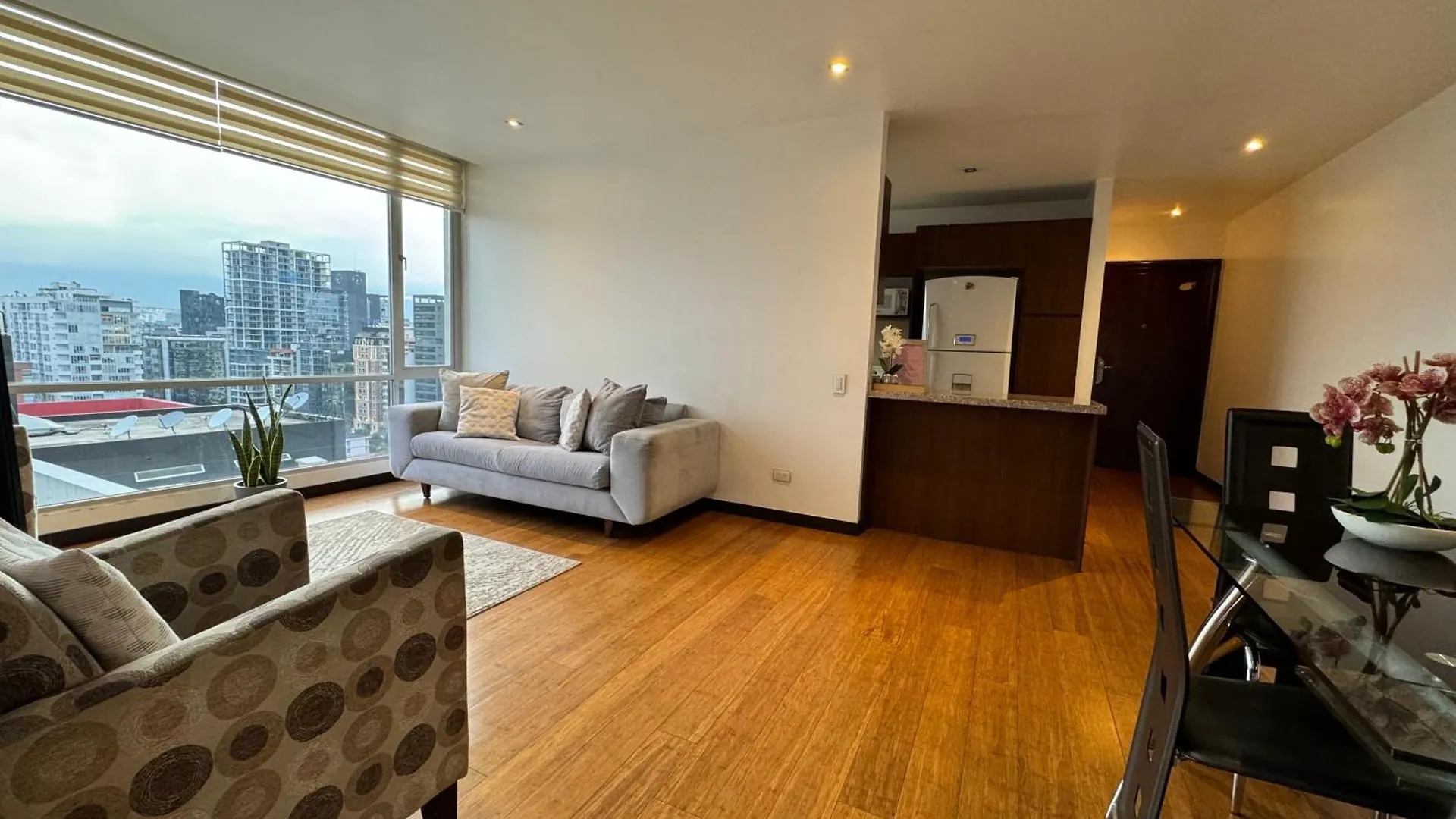 Departamento De Lujo La Carolina - Quicentro Shopping Apartamento Quito